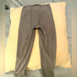 Lululemon size 4 yoga pants